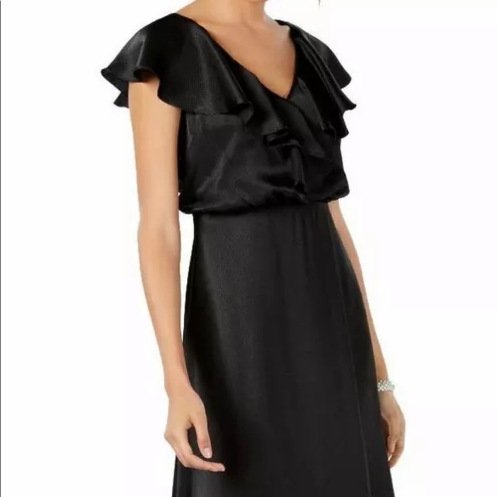 ADRIANNA PAPELL satin gown